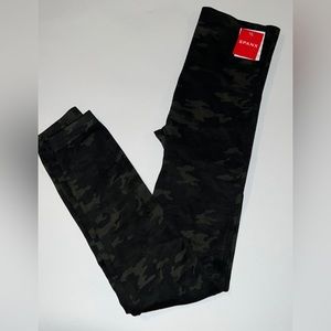 NWT Spanx green camo look at me now leggings - size large